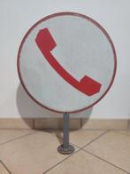 Bord voor openbare telefoon langs de weg - Reclamebord -
