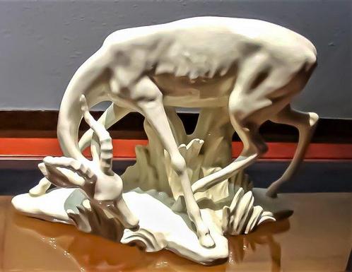 Figurine, Cerf - 30 x 20 x 14 cm - Porcelaine, Antiek en Kunst, Antiek | Glaswerk en Kristal