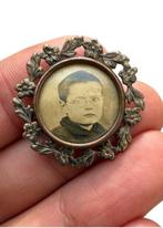 Broche gothique victorienne porte-portrait, un bijou