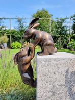 Beeldje - Falling hares XL - Gepatineerd brons, Antiek en Kunst