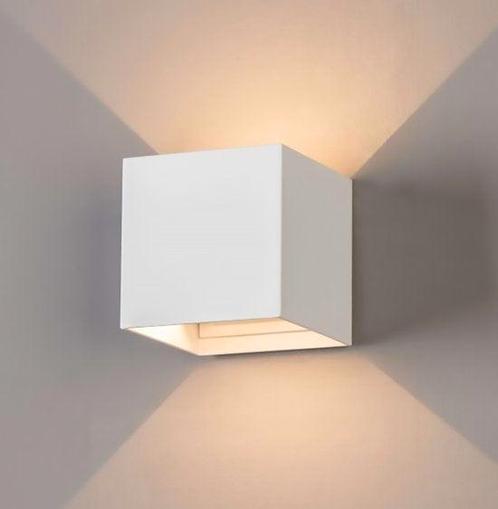 Tweedekans | Goliving lamp – Wandlamp wit binnen en buiten –, Huis en Inrichting, Lampen | Losse lampen, Ophalen of Verzenden