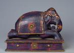 Box shaped like an elephant - Hout - India - Vintage, Antiek en Kunst