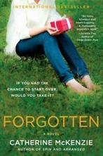 Forgotten by Catherine McKenzie (Paperback) softback), Gelezen, Catherine Mckenzie, Verzenden