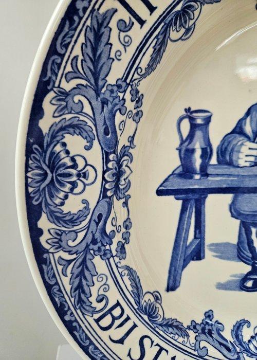 Petrus Regout, N.V. De Sphinx Maastricht - Assiette murale -, Antiek en Kunst, Antiek | Glaswerk en Kristal