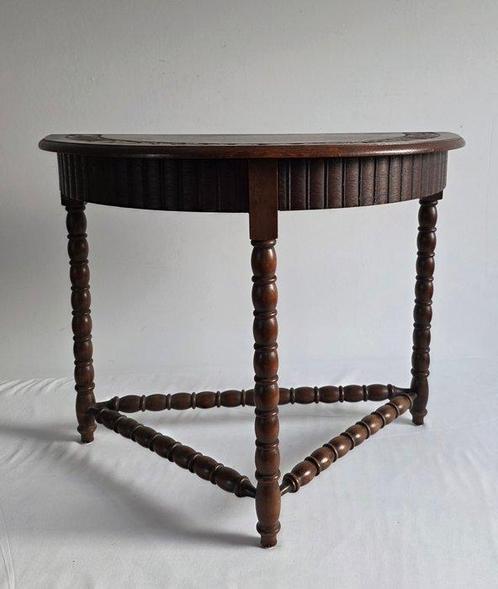 Tafel - Halve maan tafel - Walnoot, Antiek en Kunst, Curiosa en Brocante