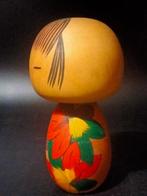 Yuji Kawase - Beeldje, Verfijnde vintage kokeshi “Yamazato”