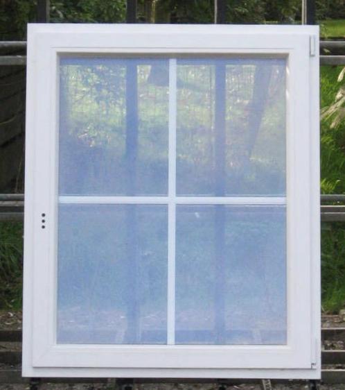 pvc raam , chassis , venster 106 x 128 wit / betongrijs 7023, Doe-het-zelf en Bouw, Raamkozijnen en Schuifdeuren, Ophalen of Verzenden