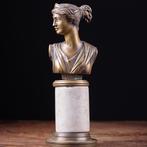 Albast, Brons, Artemis (Diana) Godin van de jacht Beeld -, Antiek en Kunst