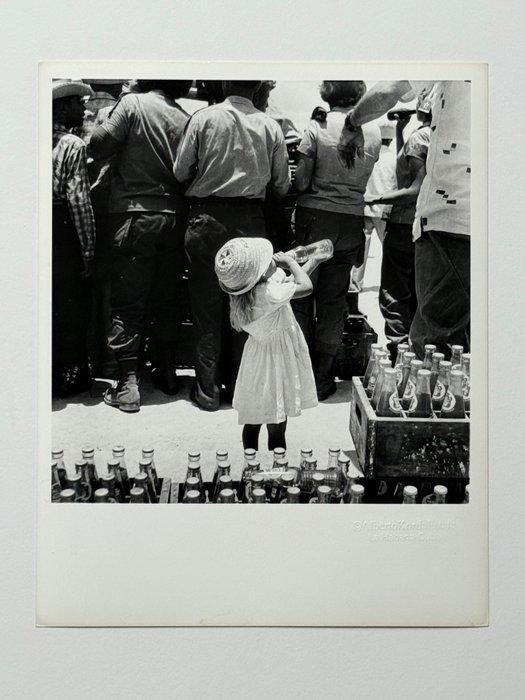 Alberto Korda (1928–2001) - Niña con refresco — La Habana,, Antiek en Kunst, Kunst | Designobjecten