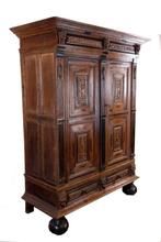 Kast - Zeldzame en bijzondere Panelenkast - eikenhout en, Antiek en Kunst