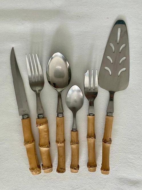 Vintage bestekset , design jaren 60 - Ménagère pour 12, Antiek en Kunst, Antiek | Meubels | Tafels