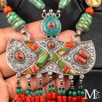 Chef-dœuvre ethnique - Corail rouge, Ambre, Turquoise