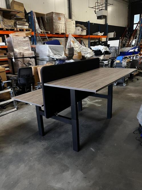 Ahrend Duo Werkplek - Elektrisch Verstelbaar Bureau - Refurb, Huis en Inrichting, Bureaus, Stabureau, Zo goed als nieuw, Elektrisch