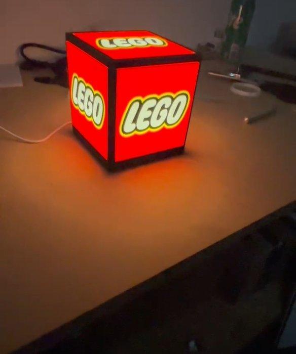 Lego Winkel display - lampada luminosa cubo (no reserve), Kinderen en Baby's, Speelgoed | Duplo en Lego
