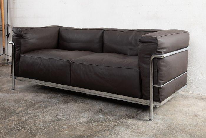 Cassina - Charlotte Perriand, Le Corbusier, Pierre Jeanneret, Antiek en Kunst, Kunst | Designobjecten
