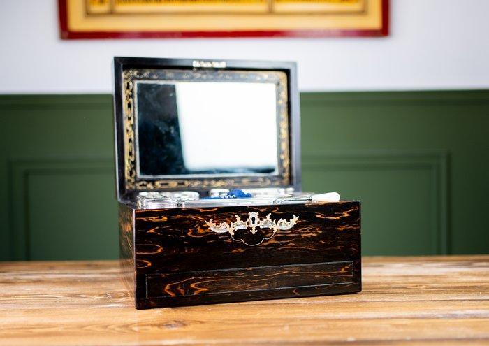 Reisset met toiletartikelen - Hout, Fluweel, Verzilverd,, Antiek en Kunst, Antiek | Meubels | Stoelen en Sofa's