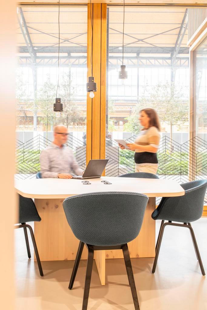 Kantoorruimte voor 4 in Tour & Taxis, Articles professionnels, Immobilier d'entreprise