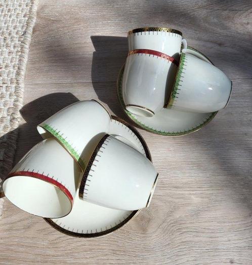 Petrus Regout - Tasse et soucoupe (12) - Porcelaine - Petrus, Antiek en Kunst, Antiek | Meubels | Tafels
