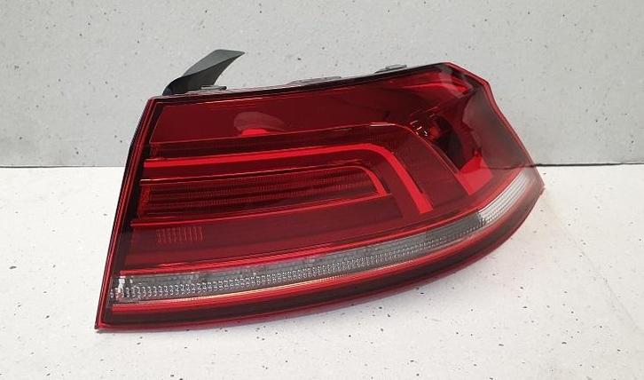 VW Passat B8 Sedan Achterlicht rechts buiten (Achterlampen), Auto-onderdelen, Verlichting, Nieuw, Verzenden
