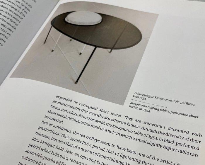 Gubi - Mathieu Matégot - Table basse - Kangourou - Métal, Antiek en Kunst, Antiek | Meubels | Stoelen en Sofa's