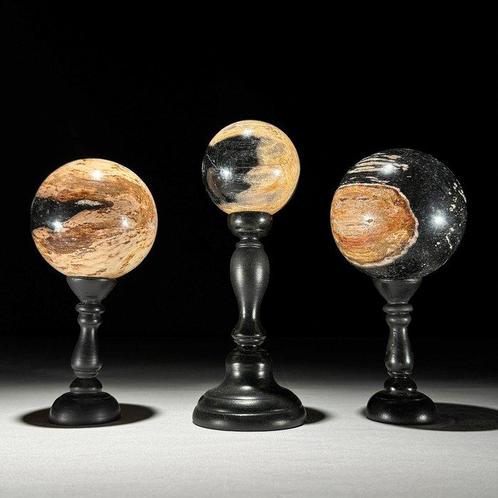 Prachtige set van 3 versteende houten bollen op aangepaste, Antiek en Kunst, Kunst | Designobjecten