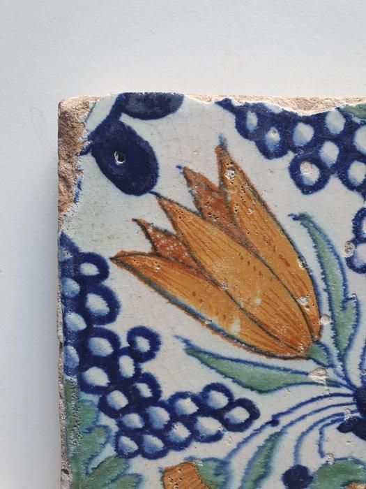 Tegel - 1600-1650 - Stertulp met Kwartrozet, Antiek en Kunst, Antiek | Glaswerk en Kristal