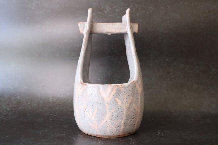 Vase en grès de forme lyre avec sgraffito - Grès - Japon -, Antiquités & Art, Antiquités | Autres Antiquités