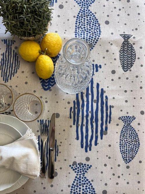 Prachtige en grote tafelkleed van linnenmix. Versiering met, Antiek en Kunst, Antiek | Tapijten, Tafelkleden en Textiel