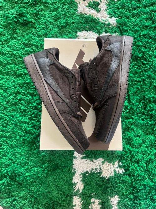 Air Jordan - 1 Low Travis Scott ‘Velvet Brown’ early pair -, Kleding | Heren, Schoenen