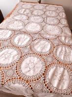 fijn haakwerk en handborduurwerk - Tafelkleed (9) - 110 cm -