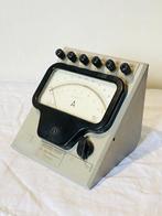 Ampèremètre magnétro-électrique ancien de laboratoire –