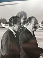 Elliott Erwitt (1928–2018) - President Nixon welcomes at the