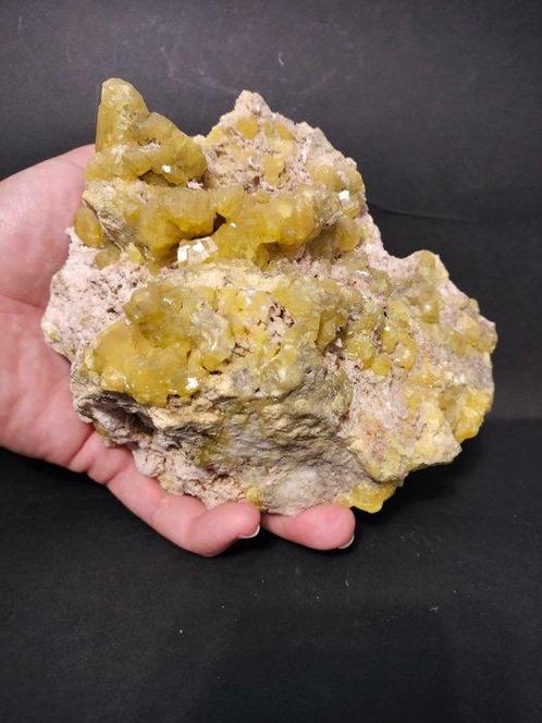 zwavel Kristallen op matrix - Hoogte: 170 mm - Breedte: 170, Verzamelen, Mineralen en Fossielen