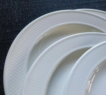 Dudson - Tafelservies (24) - Keramiek - Reliëf decoratie