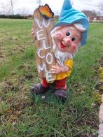 Beeld, very finely finished garden statue gnome sing welcome