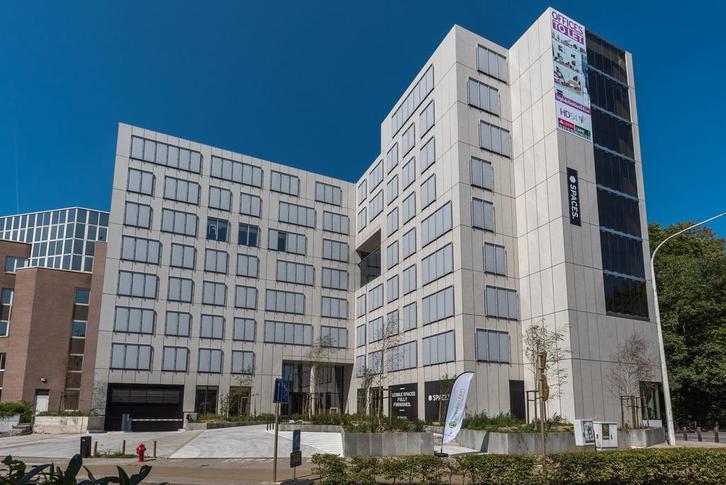 Kantoorruimte voor 1 in Auderghem, Zakelijke goederen, Bedrijfs Onroerend goed