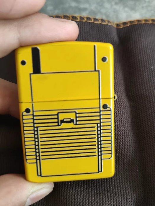 Zippo - Custom: Game Boy / handheld design - Zonder, Verzamelen, Rookartikelen, Aanstekers en Luciferdoosjes