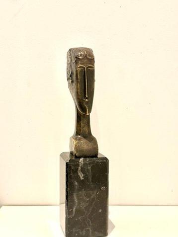 Sculpture en forme de personnage, Woman bronze sculpture -