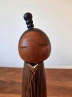 Zeer verfijnde vintage kokeshi, 28,7 cm hoog, gemaakt door