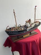 Objets maritimes - Bois- Chalutier BR-21 Brest