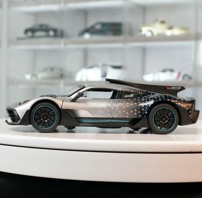 Autoart 1:18 - Model raceauto - 1:18 scale collectible, Hobby en Vrije tijd, Modelauto's | 1:5 tot 1:12