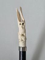 Uil met Konijn - Handsnijwerk Wandelstok - Ca. 1900 -, Antiek en Kunst
