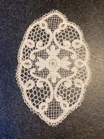 Borduurwerk (11) - 40 cm - 25 cm - Brugse kant /Lace