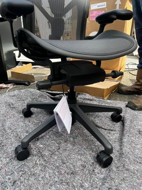 Herman miller best sale aeron remastered occasion