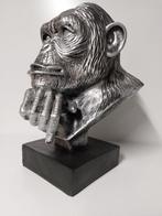 Beeld, Stylish head of a monkey silver bronze on black, Antiquités & Art