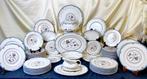 Royal Doulton - Service de table pour 12 personnes (69) -