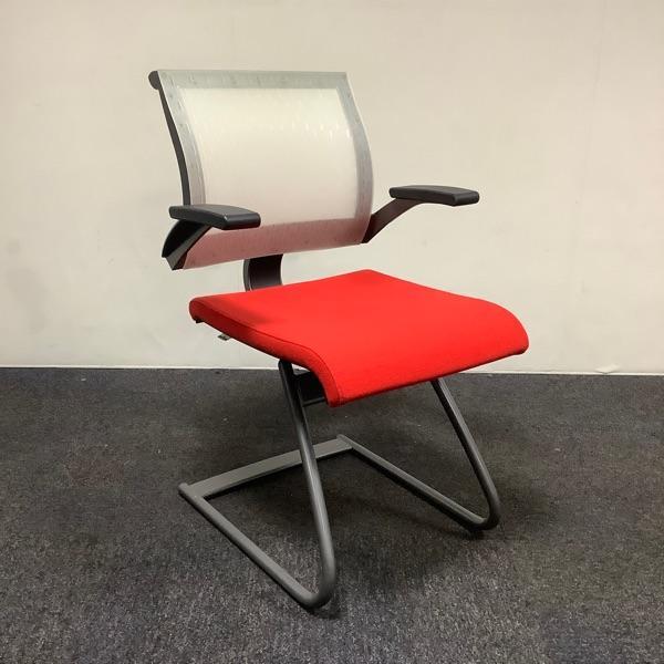 Ahrend 240 Vergaderstoel met kunststof rug, antraciet - rood, Huis en Inrichting, Stoelen, Zwart, Gebruikt, Eén