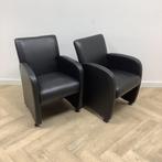 Tweedehands Complete set van 2x fauteuil, zwart lederlook, Gebruikt