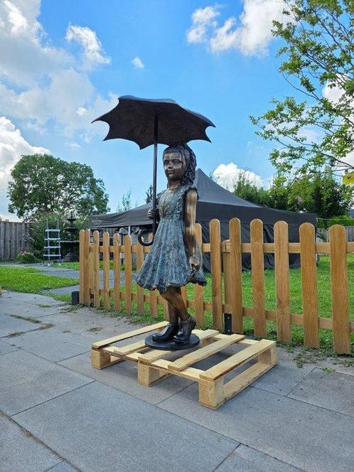 Fontein - 2025 - Bronzen meisje met parasol, Antiek en Kunst, Curiosa en Brocante