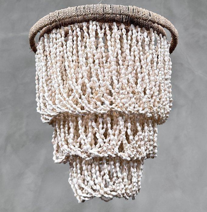 NO RESERVE PRICE - SL12 - Stunning Shell Chandelier -, Antiquités & Art, Art | Objets design